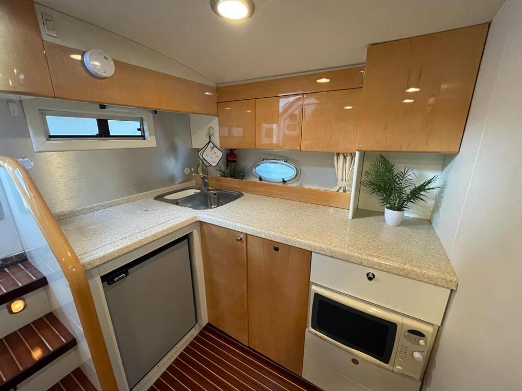Cozy Yacht In Barcelona With Boat Tour Option