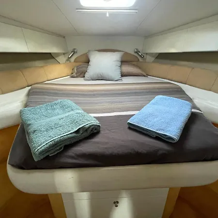 Cozy Yacht Lodge In Barcelona With Boat Tour Option Sant Adria de Besos Exterior photo