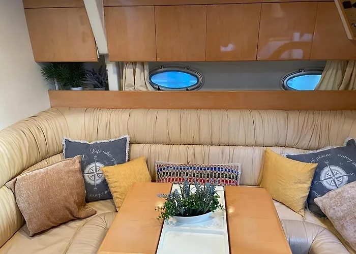 Cozy Yacht Lodge In Barcelona With Boat Tour Option