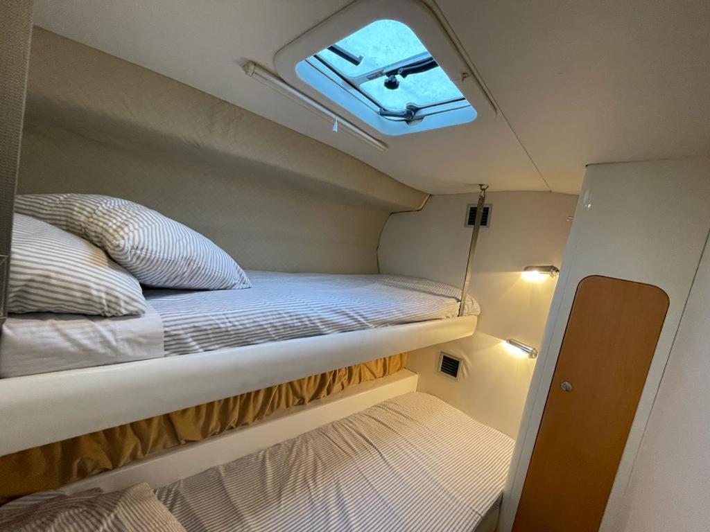 Botel Cozy Yacht In Barcelona With Boat Tour Option